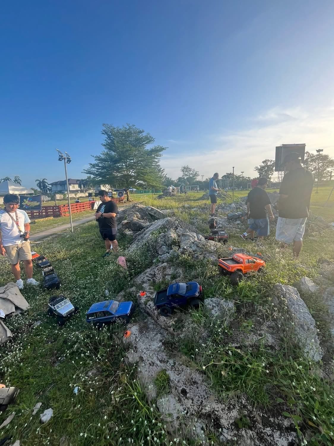RC crawlers and hobbyists at golden hour session at AYRC Bacolod Talisay