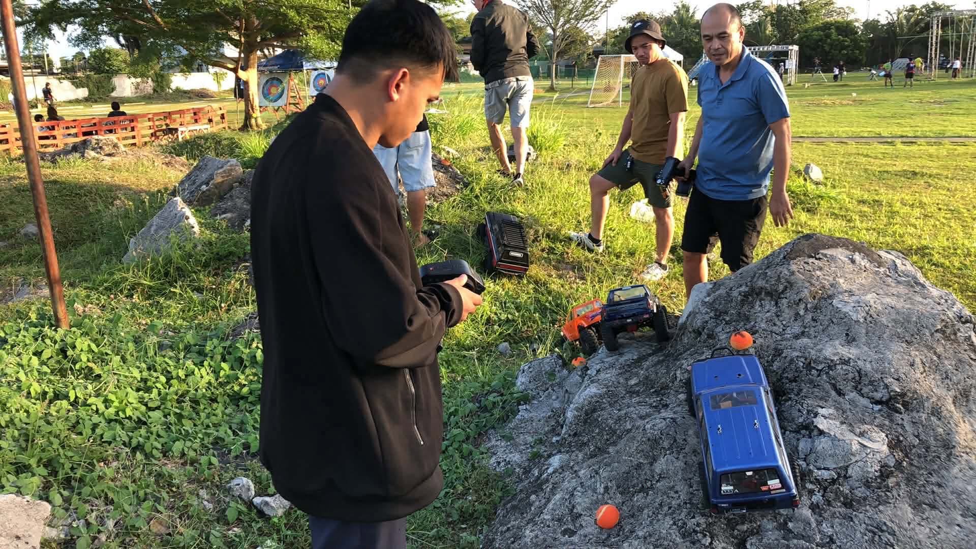 Hobbyist driving RC crawler at casual session AYRC Talisay