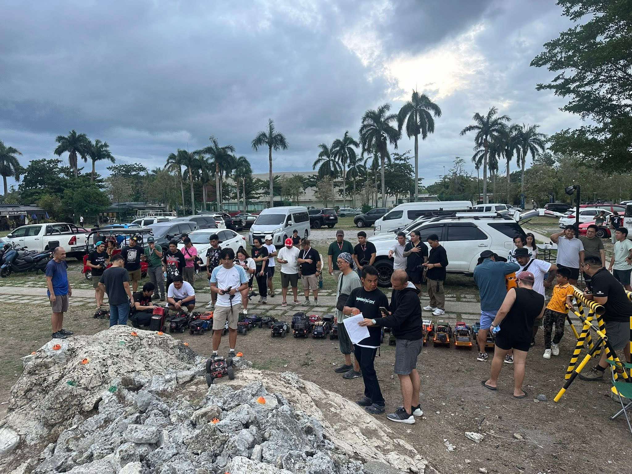 Large RC community gathering at AYRC Bacolod Draggerfest South event