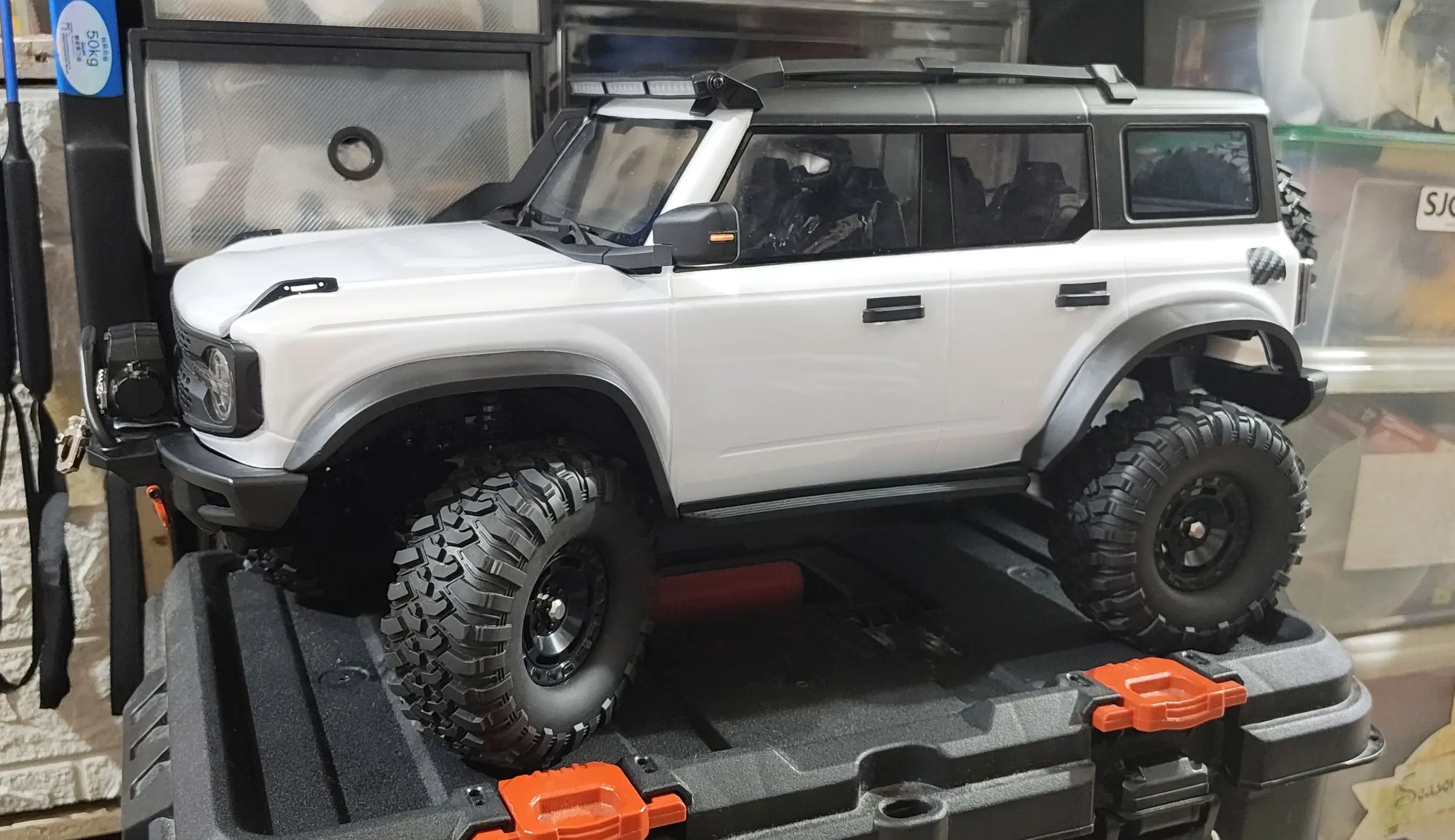 HB R1005 Bronco